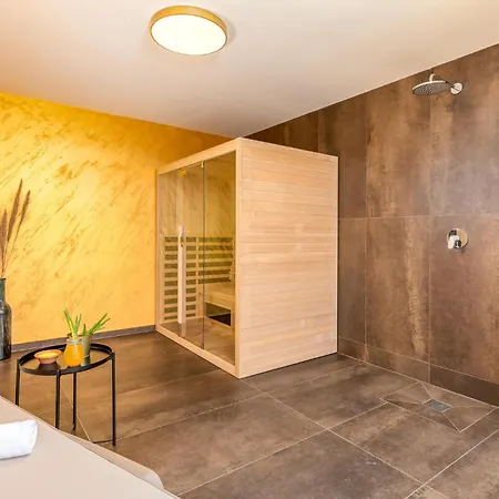 Dom wakacyjny Luxurious In With Sauna Peroj
